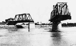 The original B/M Bridge, with it's swing bridge in operation.